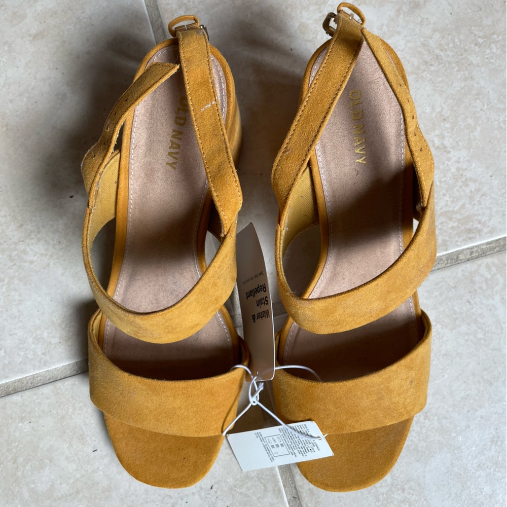 Sandals - Picture 3 of 3